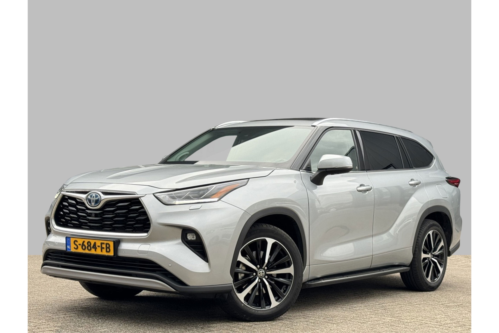 Mengarungi Jalan Raya dengan Nyaman: Memahami Ragam Toyota 7 Penumpang dan Pilihan Terbaiknya