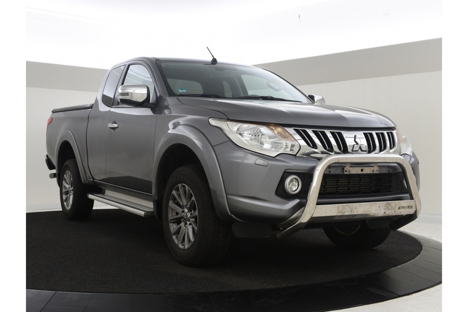 Mitsubishi l200 intense