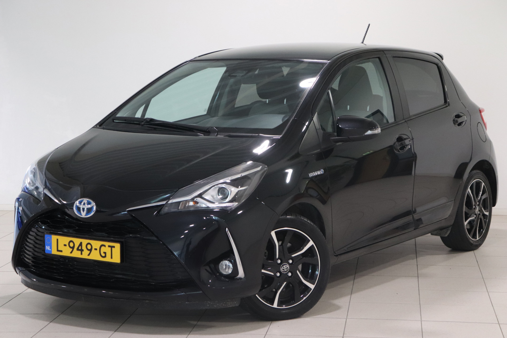 Toyota Yaris 1.5 Hybrid Dynamic Black Edition, Lm Velgen, Extreem Lage ...