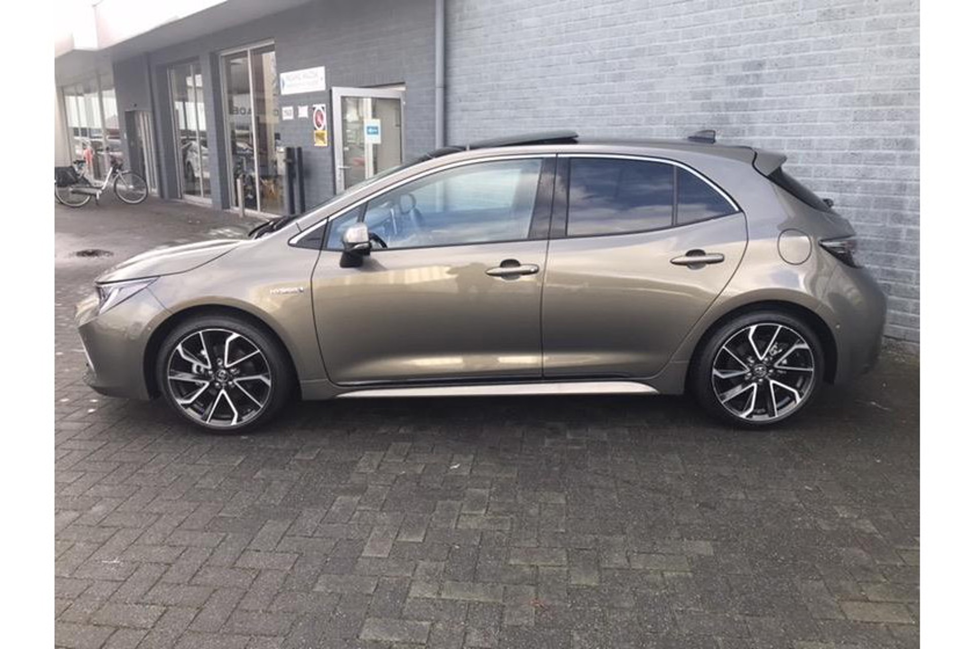 Toyota Corolla 1.8 Hybride Executive Panoramisch Schuif | Toyota.nl